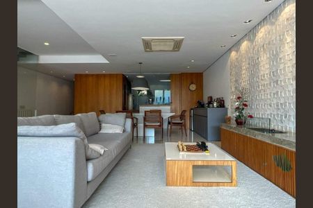 Casa à venda com 4 quartos, 453m² em Campo Belo, São Paulo