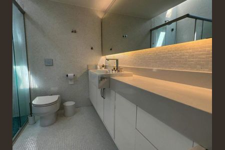 Casa à venda com 453m², 4 quartos e 4 vagas