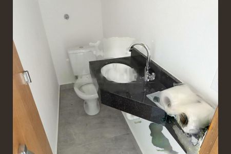 Casa à venda com 141m², 3 quartos e 2 vagas