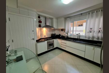 Casa à venda com 3 quartos, 152m² em Jardim Ernestina, São Paulo