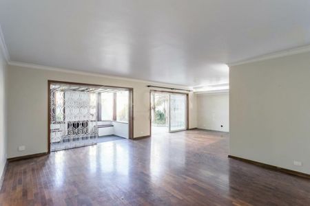 Casa à venda com 6 quartos, 433m² em Vila Nova Caledonia, São Paulo