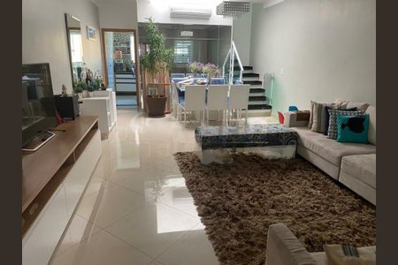 Casa à venda com 3 quartos, 110m² em Pedreira, São Paulo