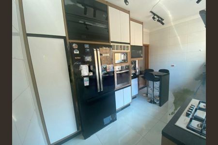 Casa à venda com 110m², 3 quartos e 2 vagas