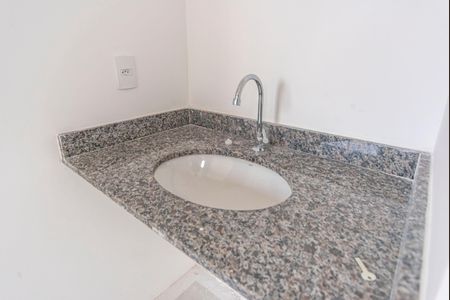 Apartamento para alugar com 37m², 2 quartos e sem vaga Apartamento para alugar com 37m², 2 quartos e sem vagaBanheiro