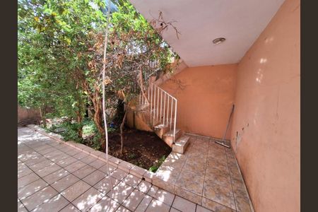 Casa à venda com 120m², 2 quartos e 2 vagas