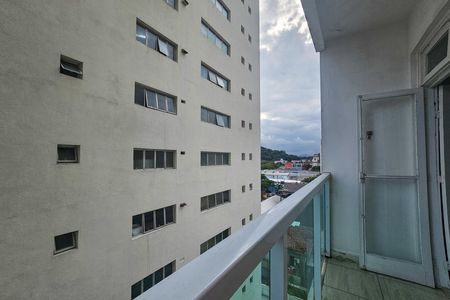 Apartamento para alugar com 101m², 3 quartos e sem vaga