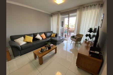 Casa à venda com 3 quartos, 204m² em Campo Grande, São Paulo