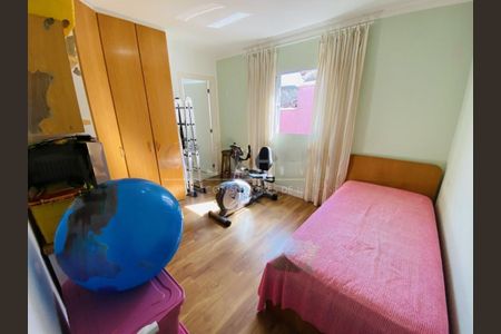 Casa à venda com 3 quartos, 204m² em Campo Grande, São Paulo