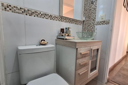Apartamento à venda com 56m², 2 quartos e 1 vaga Apartamento à venda com 56m², 2 quartos e 1 vagaBanheiro