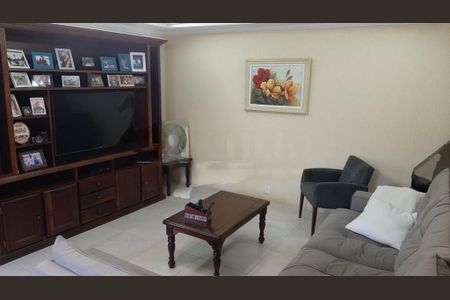 Casa à venda com 3 quartos, 141m² em Vila do Castelo, São Paulo