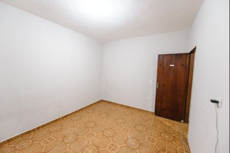 Quarto de casa para alugar com 1 quarto, 80m² em Jardim Gurilândia, Taubaté