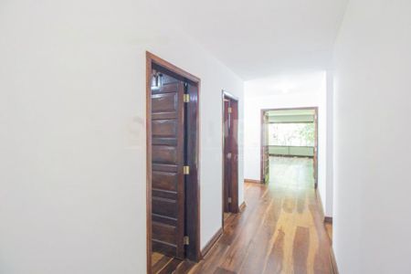 Casa à venda com 4 quartos, 400m² em Chácara Monte Alegre, São Paulo