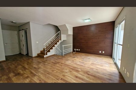 Sala de casa de condomínio para alugar com 3 quartos, 170m² em Vila Sofia, São Paulo