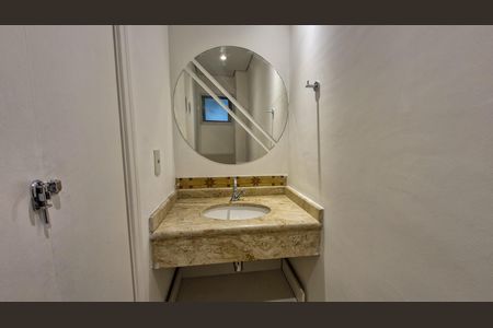 Casa de condomínio para alugar com 170m², 3 quartos e 2 vagasBanheiro