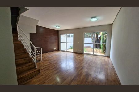 Casa de condomínio para alugar com 170m², 3 quartos e 2 vagasSala
