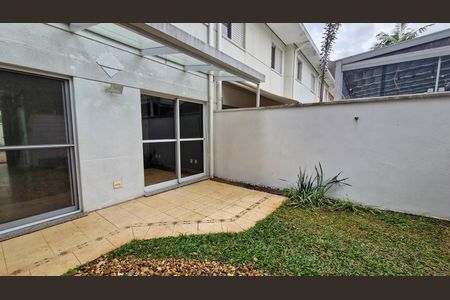 Casa de condomínio para alugar com 170m², 3 quartos e 2 vagasQuintal 