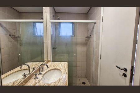 Casa de condomínio para alugar com 170m², 3 quartos e 2 vagasBanheiro 