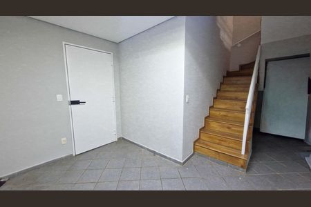 Casa de condomínio para alugar com 170m², 3 quartos e 2 vagasAndar de baixo