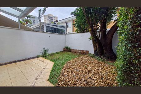 Casa de condomínio para alugar com 170m², 3 quartos e 2 vagasQuintal