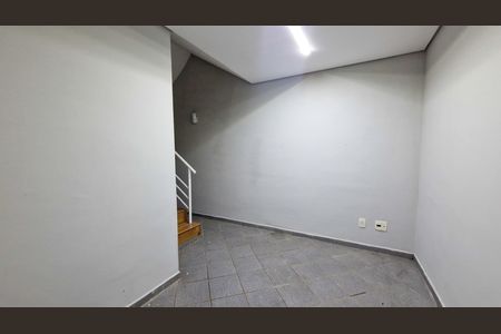 Casa de condomínio para alugar com 170m², 3 quartos e 2 vagasAndar de baixo