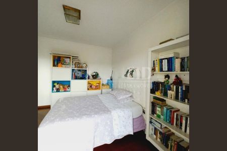 Casa à venda com 4 quartos, 220m² em Cidade Dutra, São Paulo