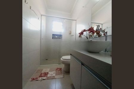 Casa à venda com 4 quartos, 220m² em Cidade Dutra, São Paulo