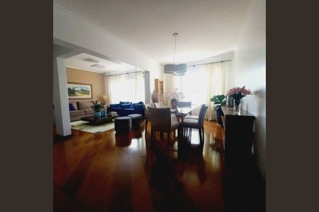 Casa à venda com 4 quartos, 220m² em Cidade Dutra, São Paulo