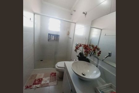 Casa à venda com 4 quartos, 220m² em Cidade Dutra, São Paulo