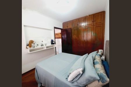 Casa à venda com 4 quartos, 220m² em Cidade Dutra, São Paulo