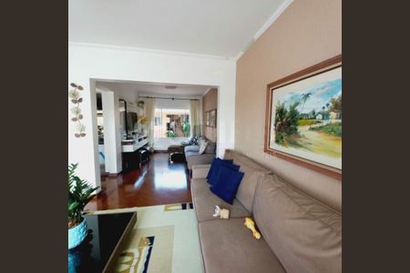 Casa à venda com 4 quartos, 220m² em Cidade Dutra, São Paulo