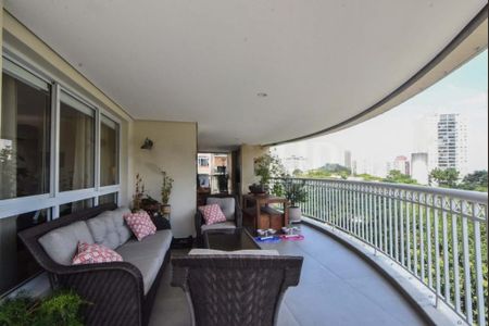 Apartamento à venda com 4 quartos, 246m² em Vila Sofia, São Paulo