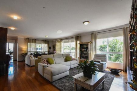 Apartamento à venda com 4 quartos, 246m² em Vila Sofia, São Paulo