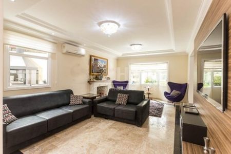 Casa à venda com 4 quartos, 219m² em Jardim Cordeiro, São Paulo