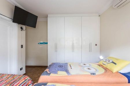 Casa à venda com 4 quartos, 219m² em Jardim Cordeiro, São Paulo