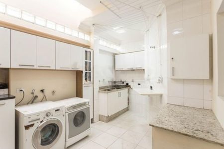 Casa à venda com 4 quartos, 219m² em Jardim Cordeiro, São Paulo