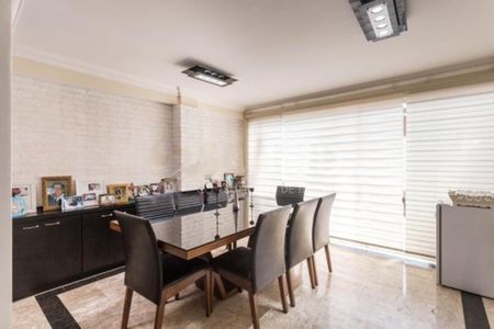 Casa à venda com 4 quartos, 219m² em Jardim Cordeiro, São Paulo