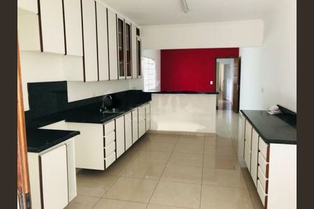 Casa à venda com 176m², 3 quartos e 4 vagas