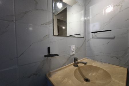Apartamento à venda com 57m², 2 quartos e 1 vaga Apartamento à venda com 57m², 2 quartos e 1 vagaBanheiro