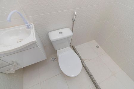 Casa de condomínio para alugar com 55m², 2 quartos e sem vaga Casa de condomínio para alugar com 55m², 2 quartos e sem vagaBanheiro