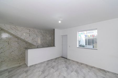 Sala de casa de condomínio para alugar com 2 quartos, 55m² em Olaria, Rio de Janeiro