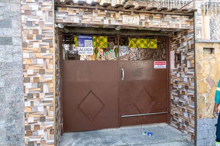 Casa de condomínio para alugar com 55m², 2 quartos e sem vaga Casa de condomínio para alugar com 55m², 2 quartos e sem vagaFachada