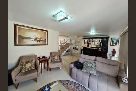 Casa à venda com 4 quartos, 272m² em Capela do Socorro, São Paulo