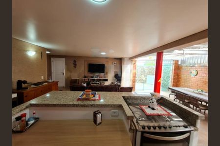 Casa à venda com 4 quartos, 272m² em Capela do Socorro, São Paulo