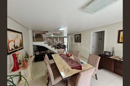 Casa à venda com 4 quartos, 272m² em Capela do Socorro, São Paulo