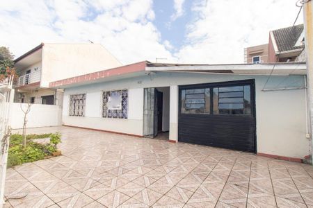 Casa à venda com 99m², 3 quartos e 2 vagas Casa à venda com 99m², 3 quartos e 2 vagasFachada