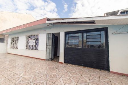 Casa à venda com 99m², 3 quartos e 2 vagas Casa à venda com 99m², 3 quartos e 2 vagasFachada