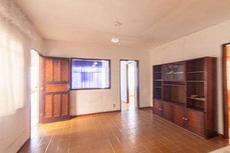 Casa à venda com 99m², 3 quartos e 2 vagas Casa à venda com 99m², 3 quartos e 2 vagasSala