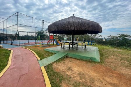 Casa de condomínio para alugar com 225m², 3 quartos e 2 vagas Casa de condomínio para alugar com 225m², 3 quartos e 2 vagasÁrea comum - Playground