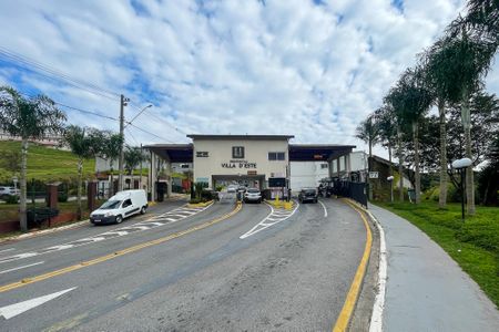 Casa de condomínio para alugar com 225m², 3 quartos e 2 vagas Casa de condomínio para alugar com 225m², 3 quartos e 2 vagasFachada Condomínio