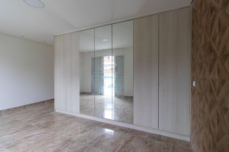 Suíte master de casa de condomínio para alugar com 4 quartos, 225m² em Jardim Nova Coimbra, Cotia